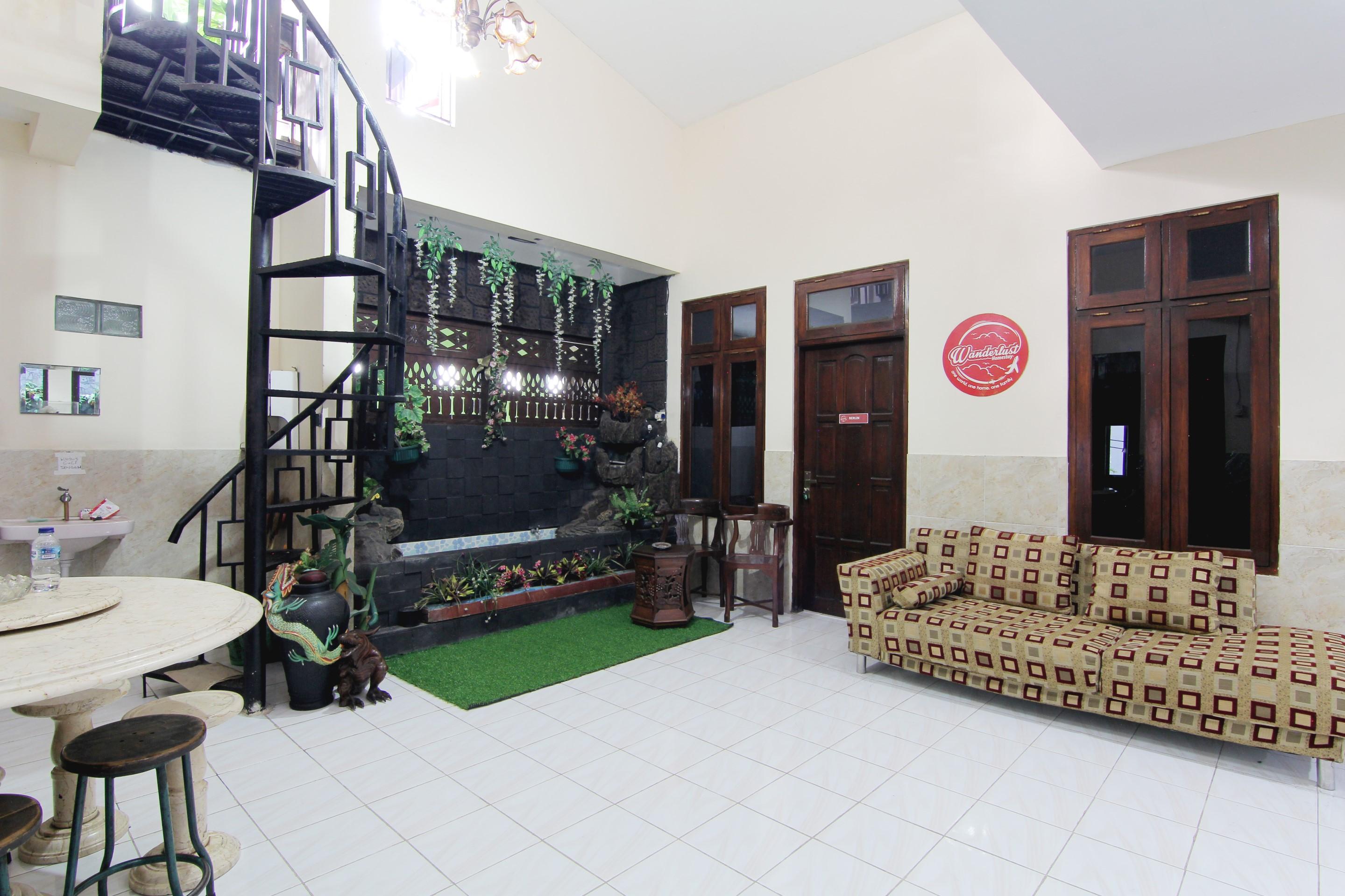 Wanderlust Homestay Джокьякарта Экстерьер фото